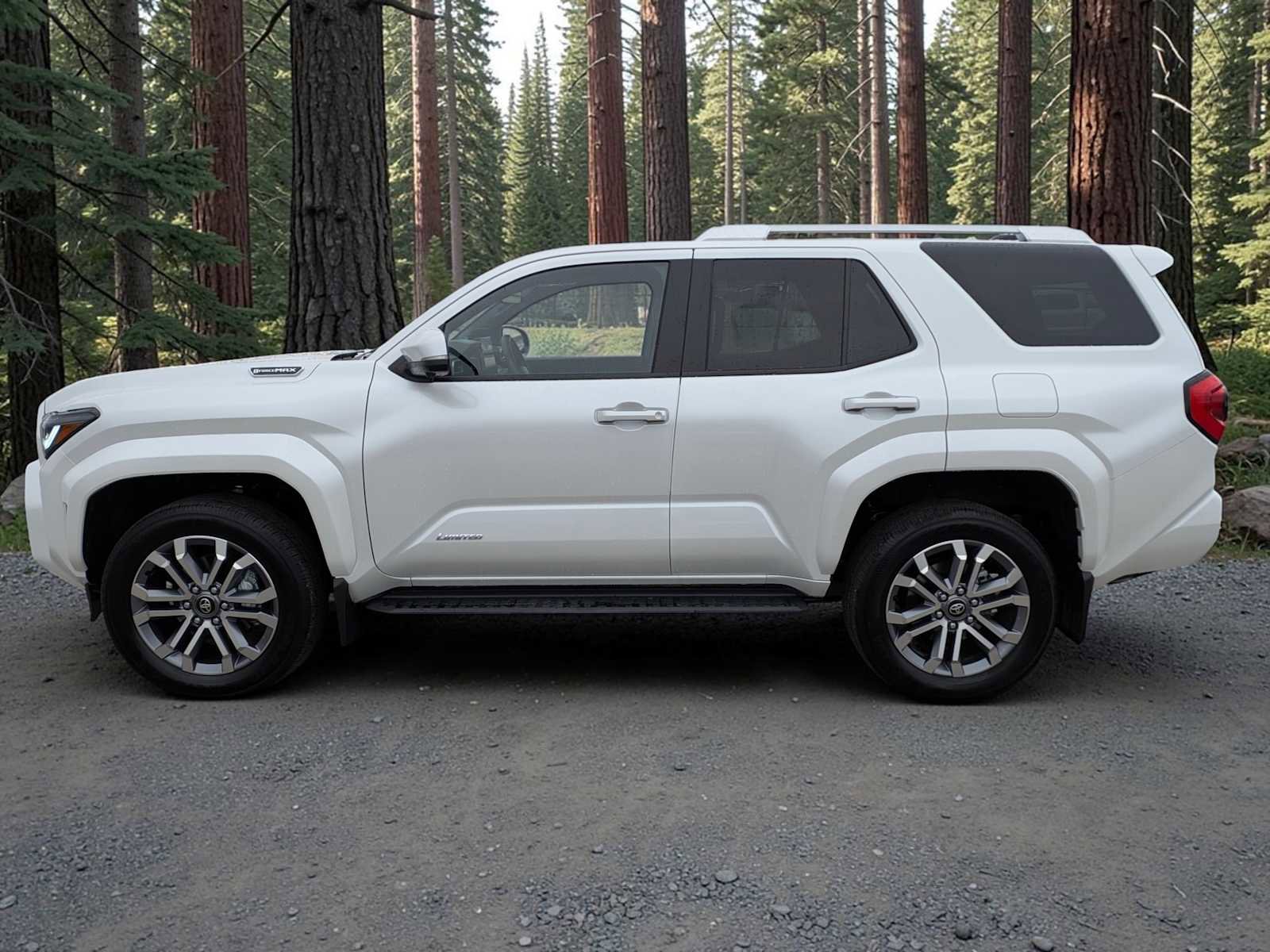 Used 2025 Toyota 4Runner Limited AWD/4WD image 3