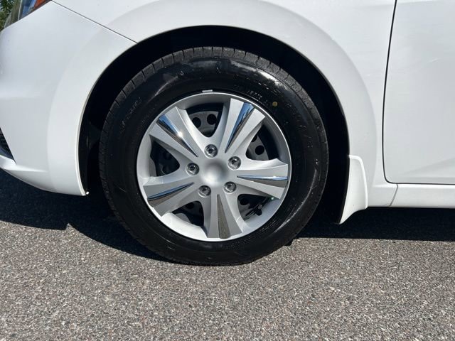 Used 2022 Nissan Versa S FWD image 10