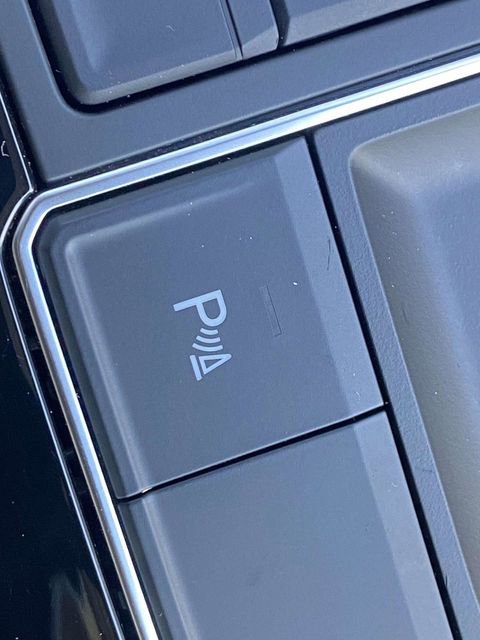 Used 2022 Volkswagen Atlas SE w/ Panoramic Sunroof Package image 34