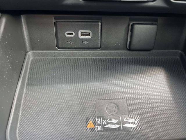 Used 2023 Chevrolet Tahoe Z71 w/ Luxury Package AWD/4WD image 34