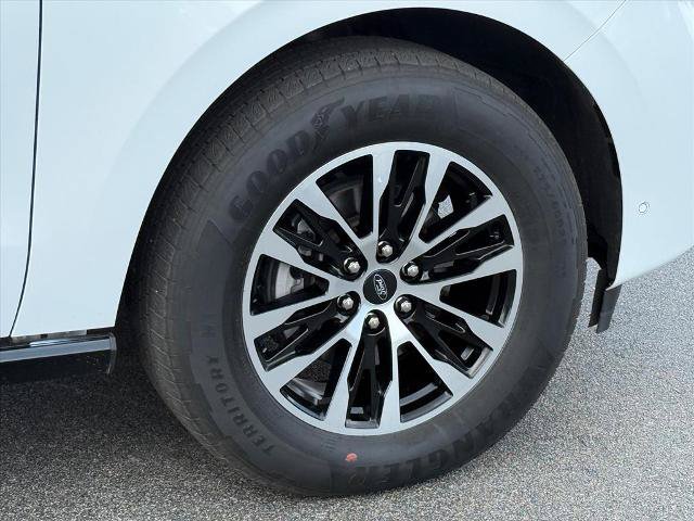 Certified 2025 Ford Expedition Platinum AWD/4WD image 9