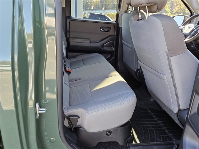 Used 2022 Nissan Frontier SV image 15