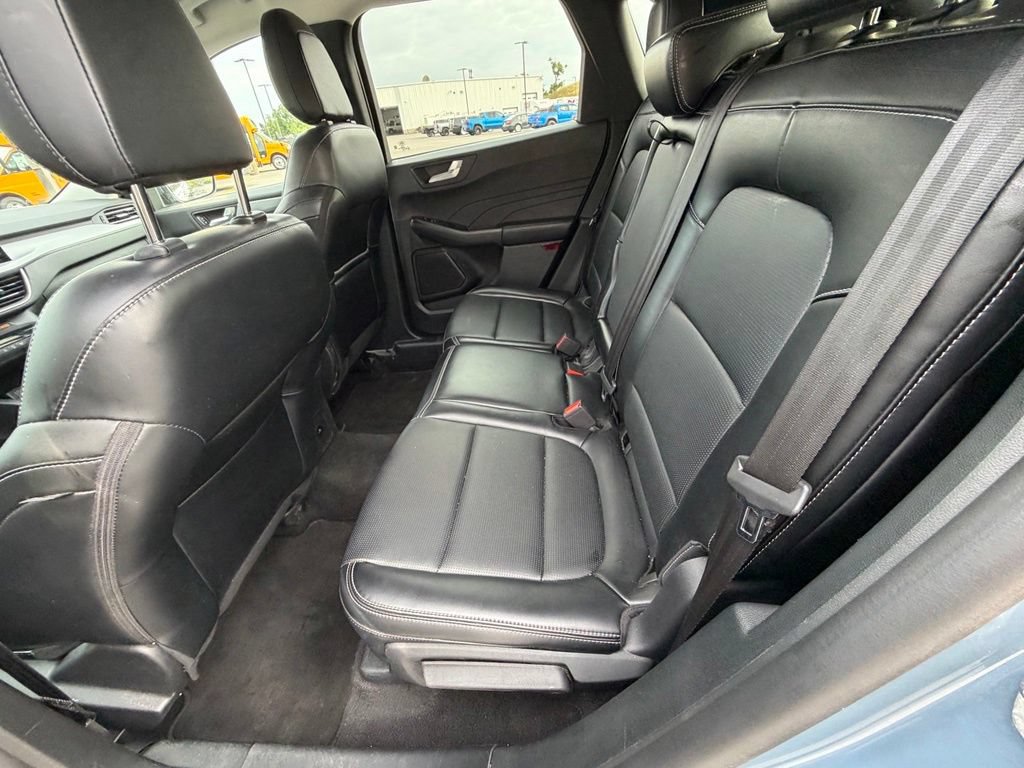 Certified 2025 Ford Escape Platinum AWD/4WD image 48