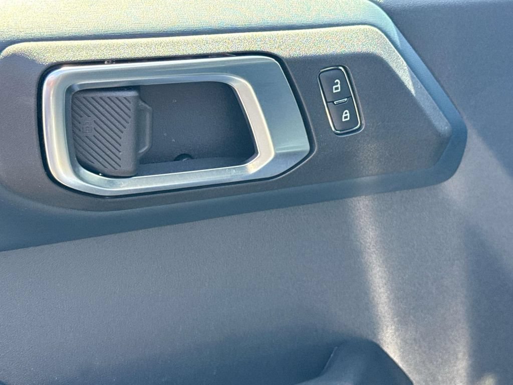 Certified 2025 Ford Bronco Heritage Edition AWD/4WD image 22