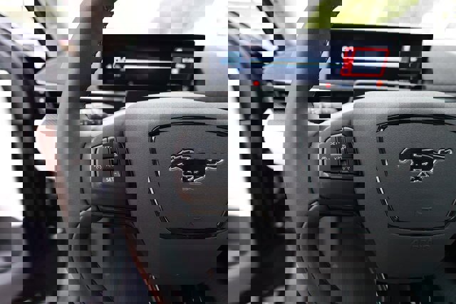 Certified 2025 Ford Mustang Mach-E Premium image 15