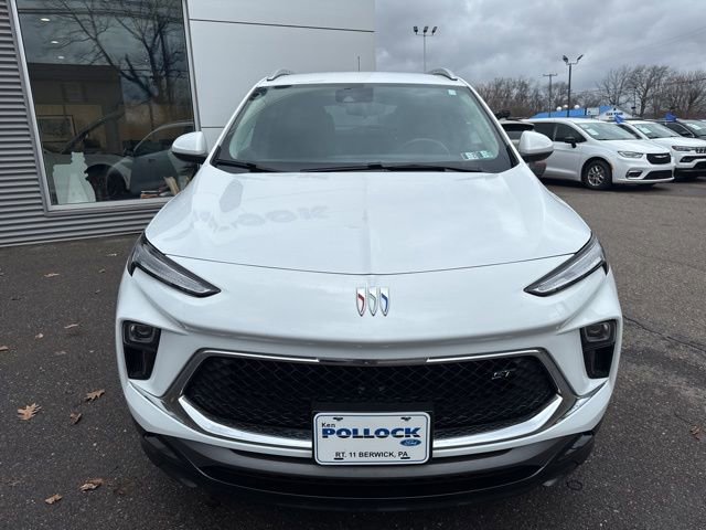 Used 2024 Buick Encore GX Sport Touring AWD/4WD image 3