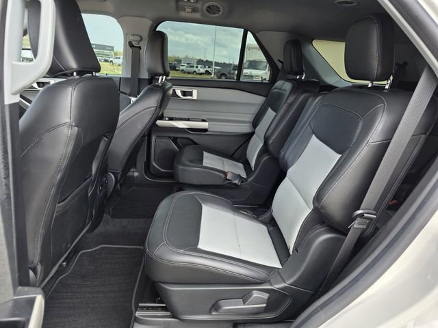 Certified 2022 Ford Explorer XLT w/ Equipment Group 202A image 16