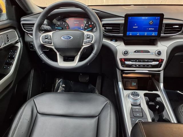 Certified 2023 Ford Explorer XLT w/ Equipment Group 202A image 10