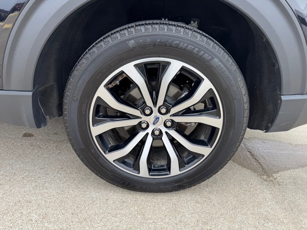 Certified 2025 Ford Explorer ST-Line AWD/4WD image 6