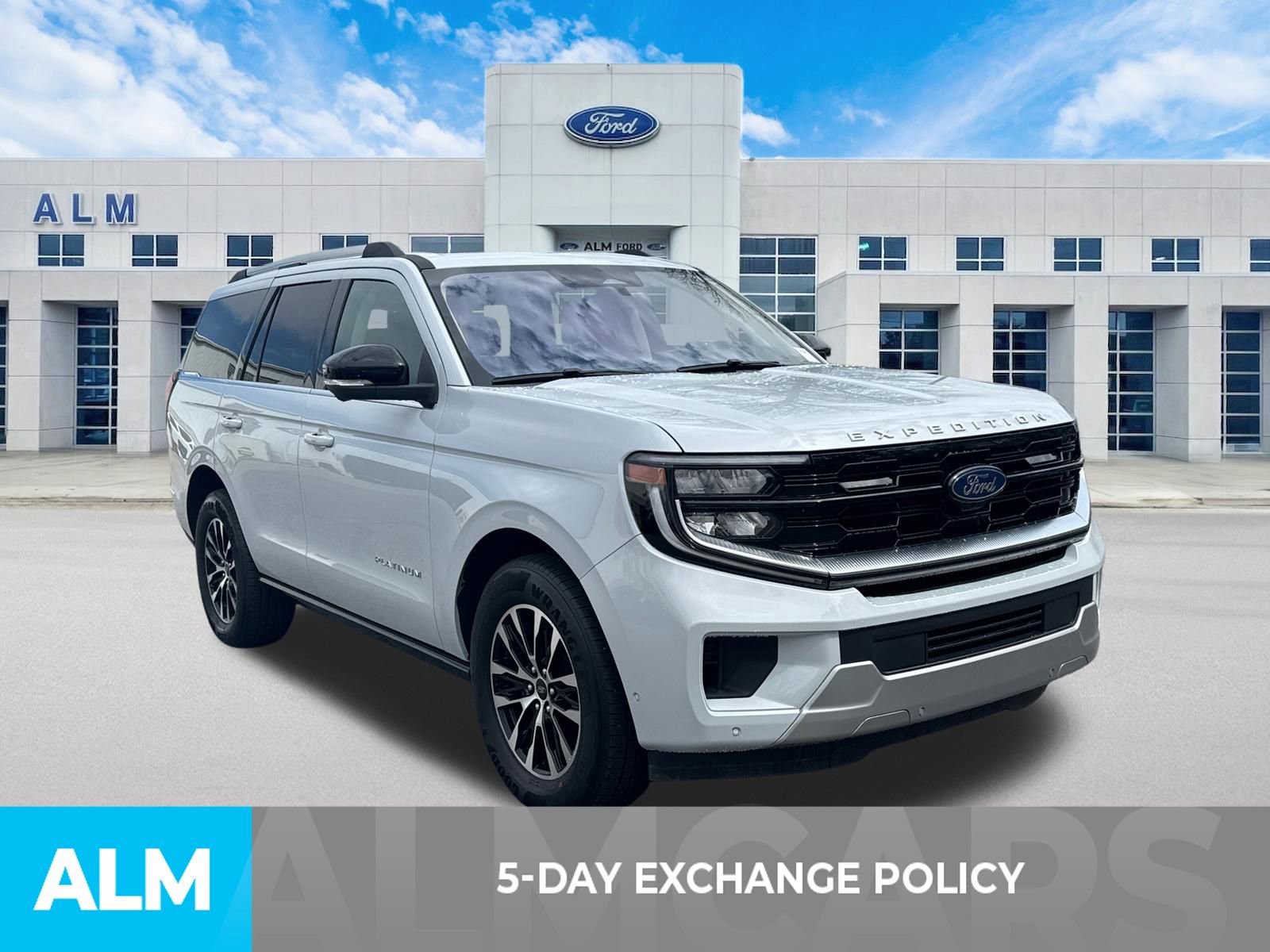 Certified 2025 Ford Expedition Platinum AWD/4WD image 3