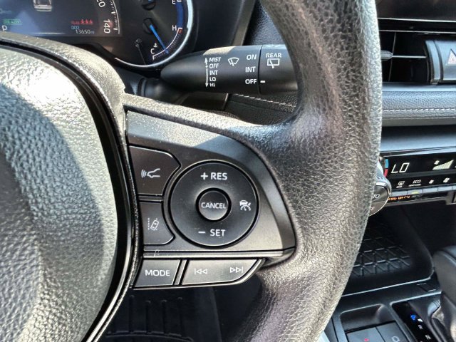 Used 2025 Toyota RAV4 LE AWD/4WD image 32