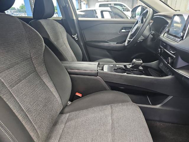 Used 2023 Nissan Rogue SV FWD image 10