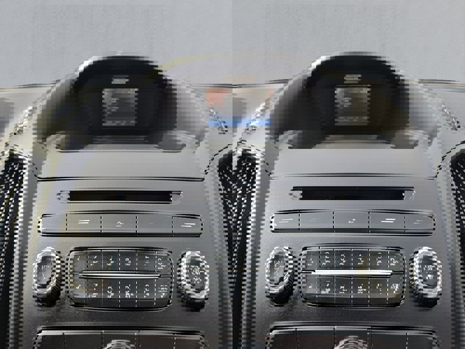 Certified 2017 Ford Escape SE w/ SE Cold Weather Package image 18