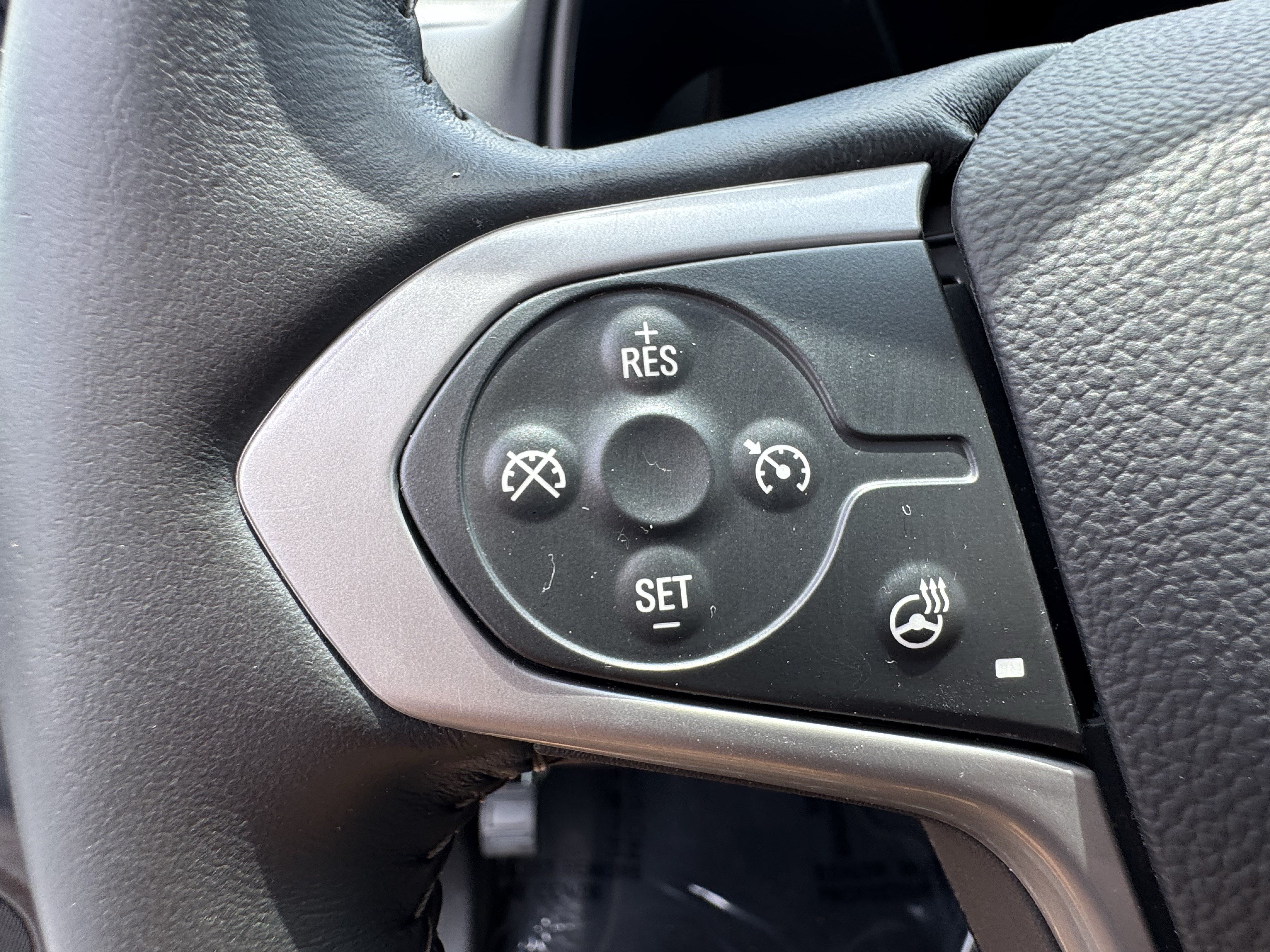 Used 2022 Chevrolet Colorado LT w/ Luxury Package RWD image 30