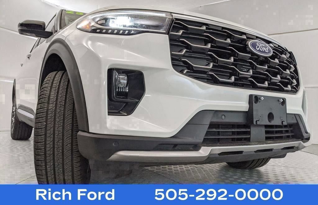 Certified 2025 Ford Explorer Platinum w/ Ultimate Package AWD/4WD image 57
