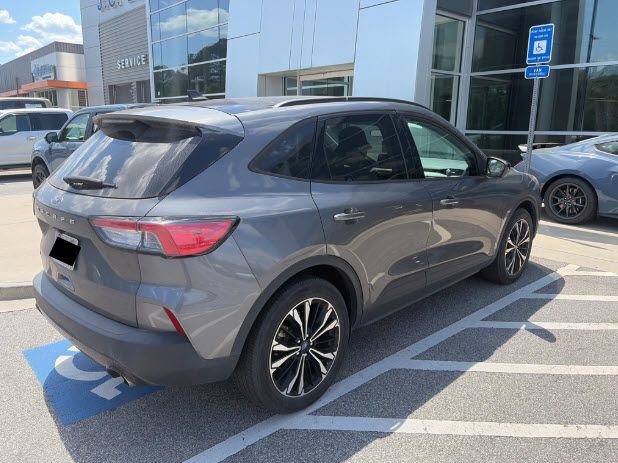 Certified 2022 Ford Escape SE w/ SE Sport Appearance Package FWD image 5