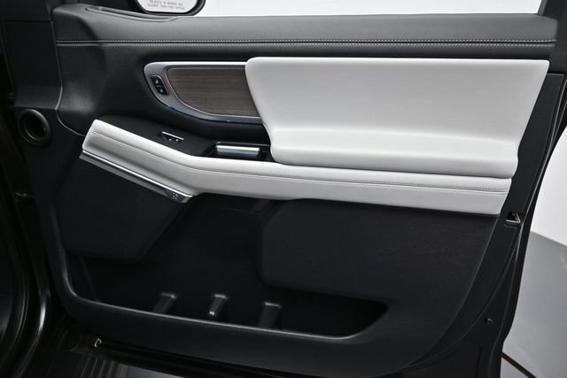 Certified 2025 Ford Expedition Platinum AWD/4WD image 36