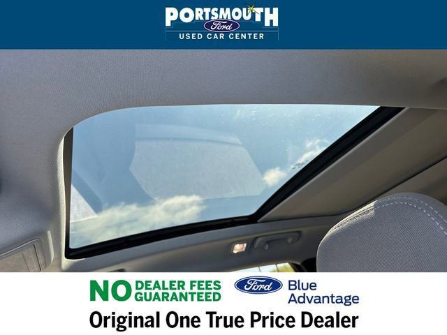 Certified 2022 Ford Escape SE w/ SE Sport Appearance Package image 14