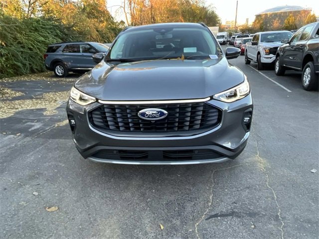 Certified 2025 Ford Escape Platinum w/ Premium Technology Package image 8