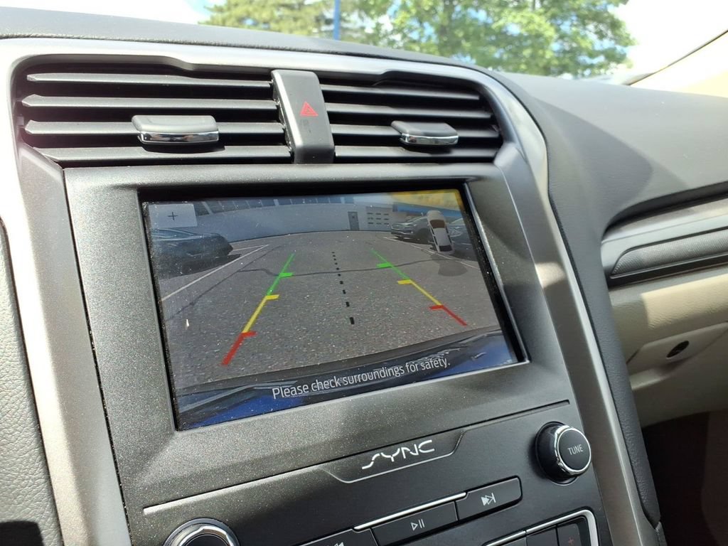 Certified 2020 Ford Fusion SE FWD image 19