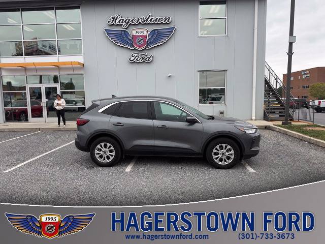 Certified 2023 Ford Escape Active w/ Tech Pack #2 AWD/4WD image 1