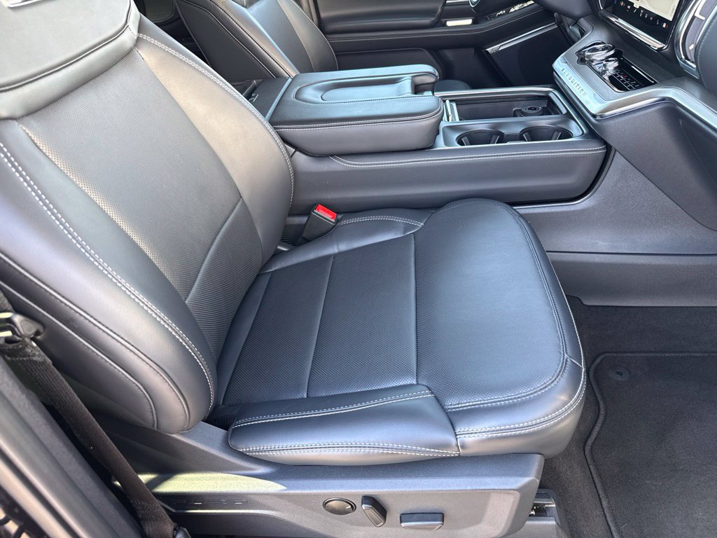 Certified 2025 Ford Expedition Platinum AWD/4WD image 46