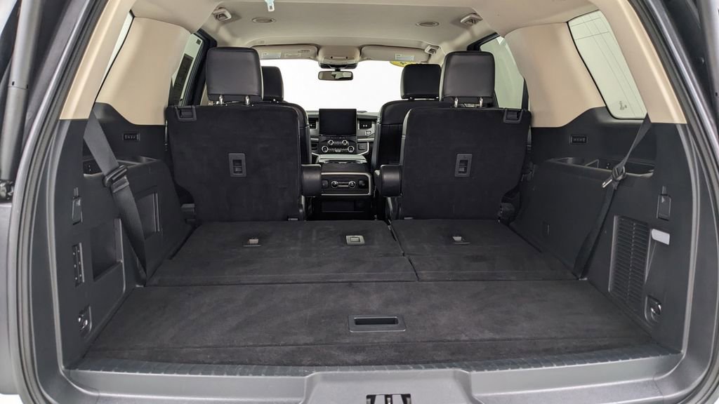 Certified 2024 Ford Expedition XLT image 7