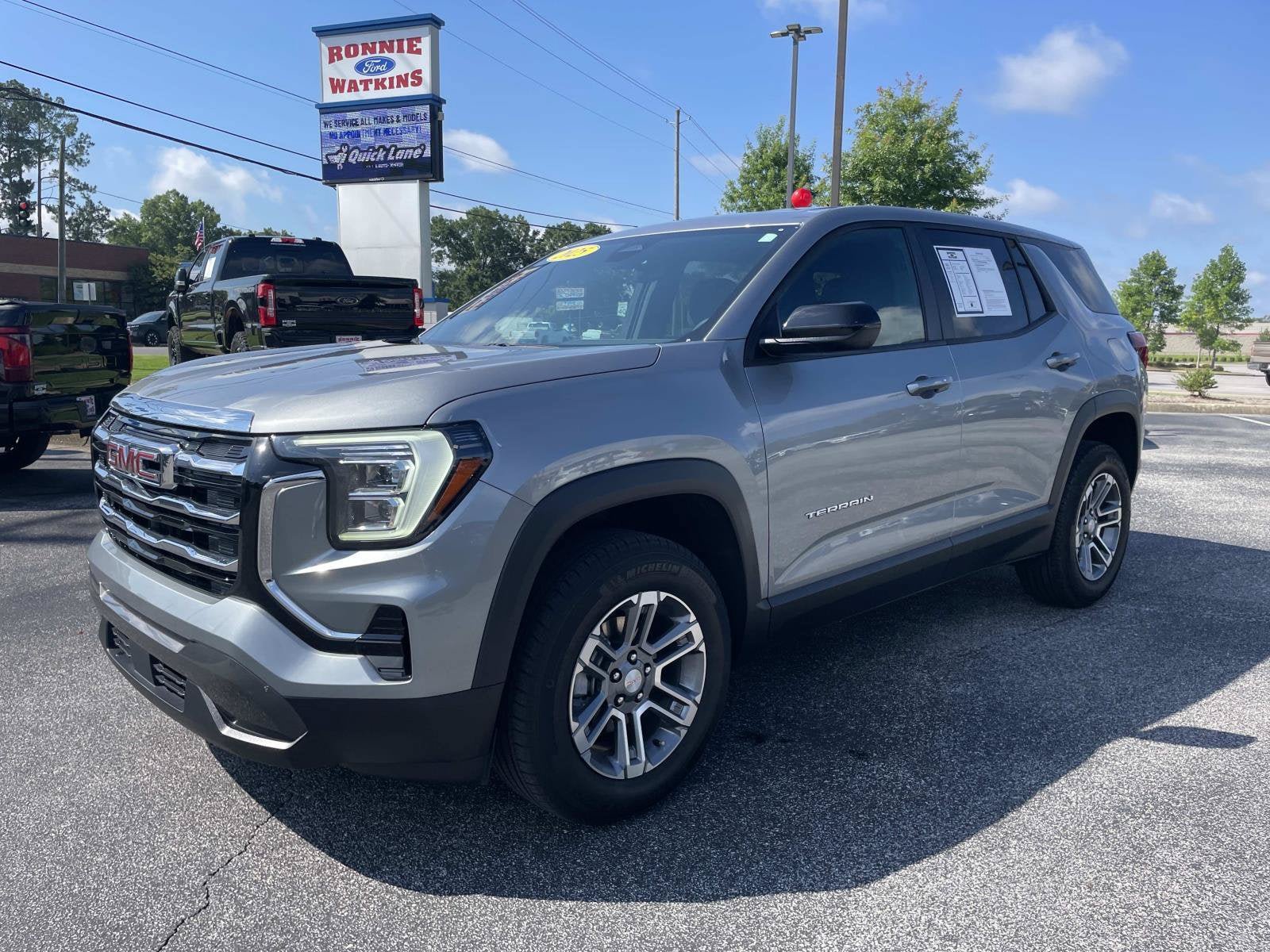Used 2025 GMC Terrain Elevation AWD/4WD image 9