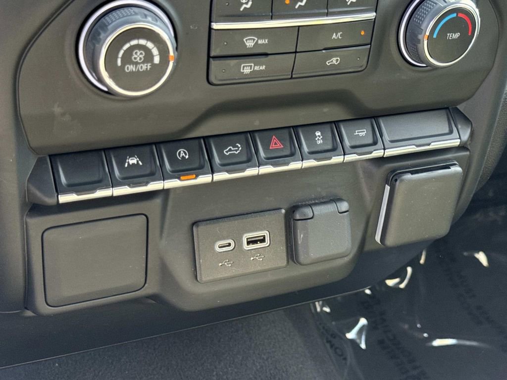 Used 2022 Chevrolet Silverado 1500 Custom RWD image 25