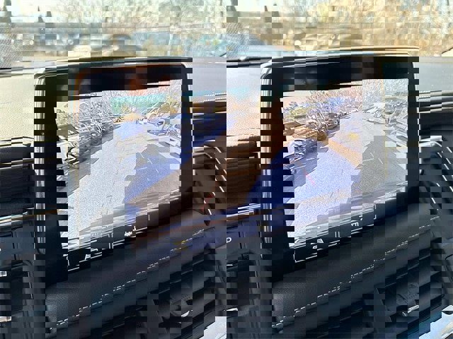 Used 2021 GMC Yukon XL SLT image 33