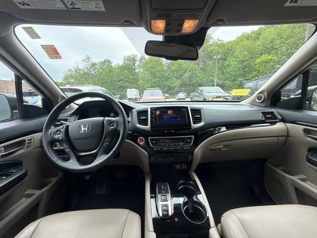 Used 2018 Honda Pilot Touring image 16