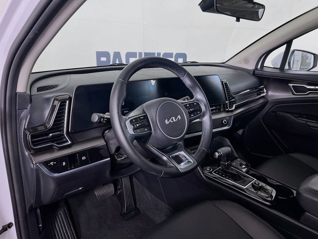 Used 2023 Kia Sportage EX image 11