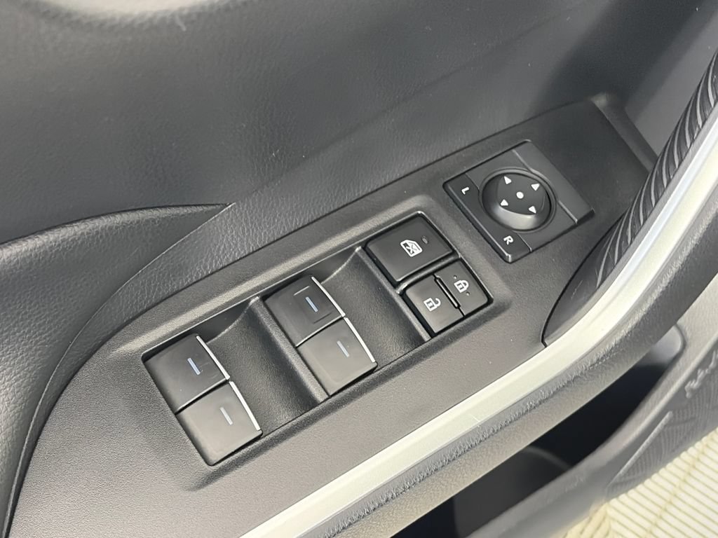 Used 2024 Toyota RAV4 XLE AWD/4WD image 22