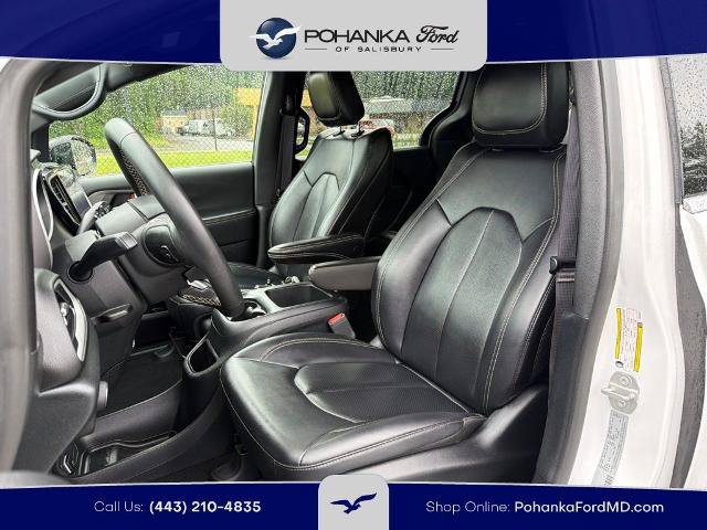 Used 2025 Chrysler Pacifica Select FWD image 18
