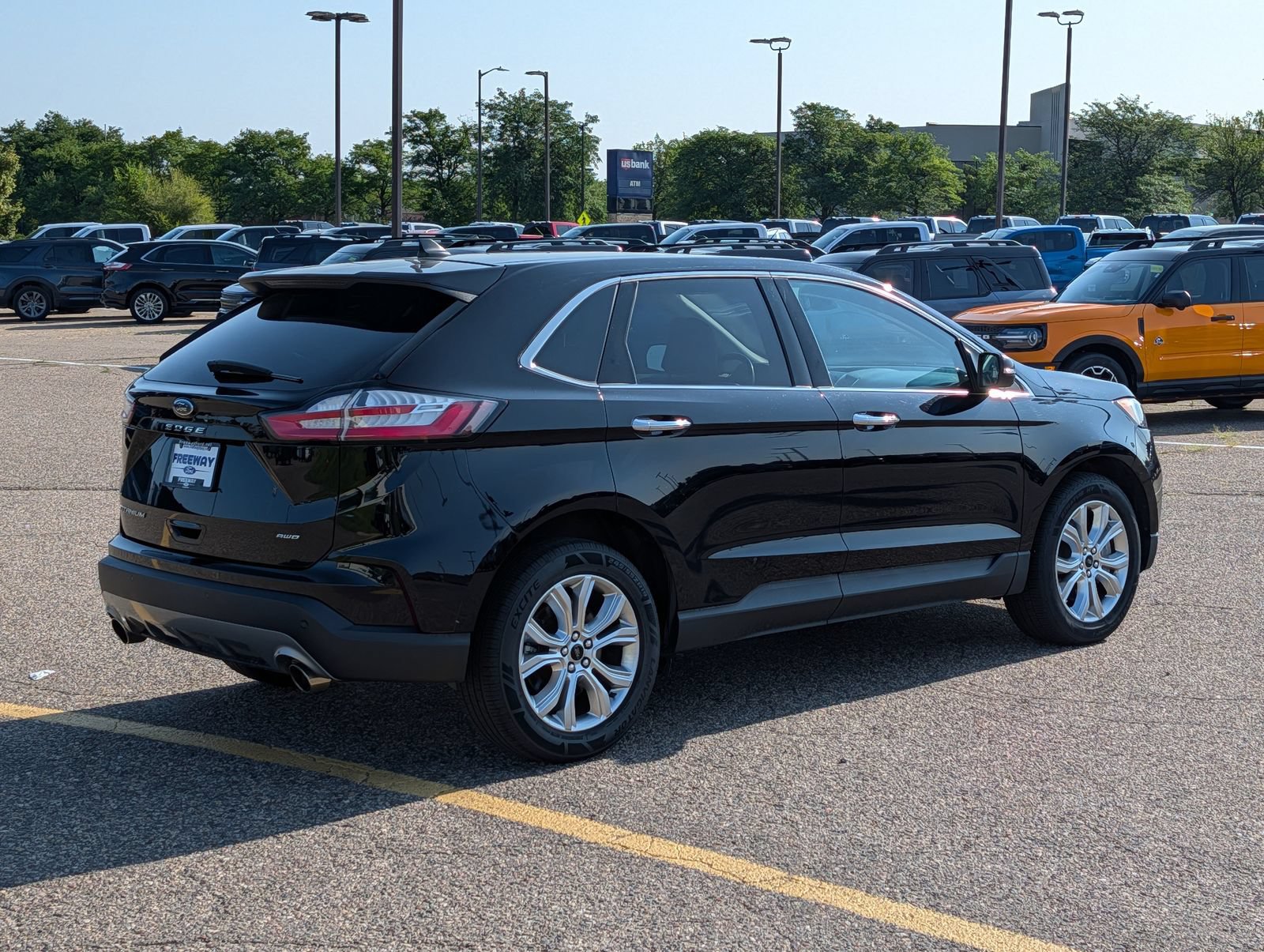 Certified 2023 Ford Edge Titanium AWD/4WD image 7