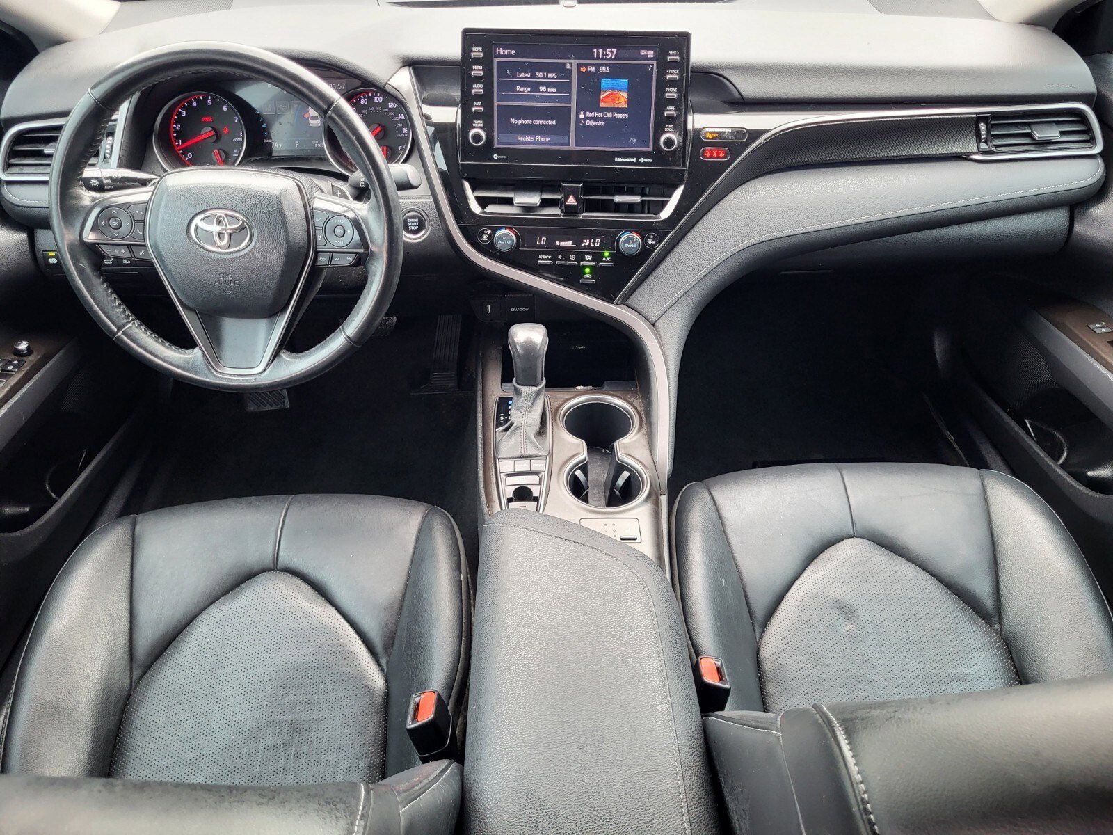 Used 2022 Toyota Camry XSE FWD image 11