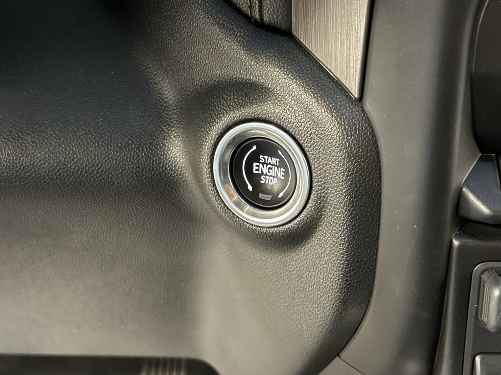 Used 2023 GMC Sierra 2500 AT4 w/ Gooseneck/5TH Wheel Package image 13