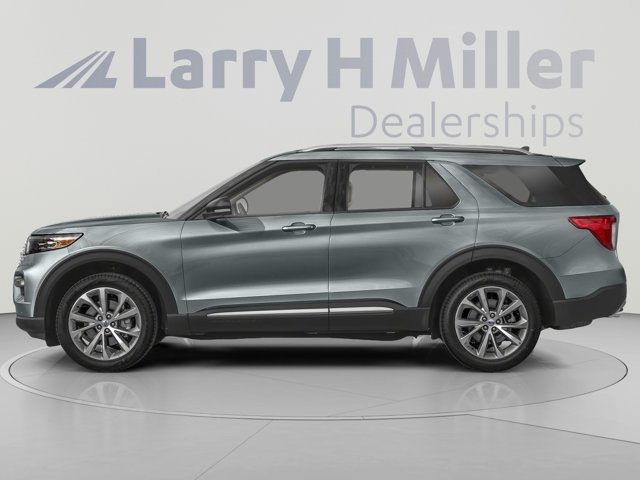Certified 2023 Ford Explorer Platinum w/ Technology Package AWD/4WD image 3