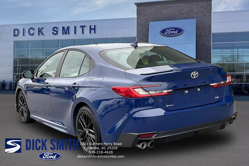 Used 2025 Toyota Camry SE FWD image 4