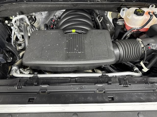 Used 2025 Chevrolet Silverado 1500 RST w/ Redline Edition AWD/4WD image 9