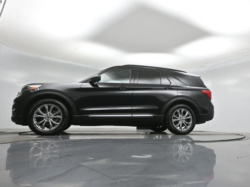 Certified 2020 Ford Explorer XLT w/ Equipment Group 202A image 24