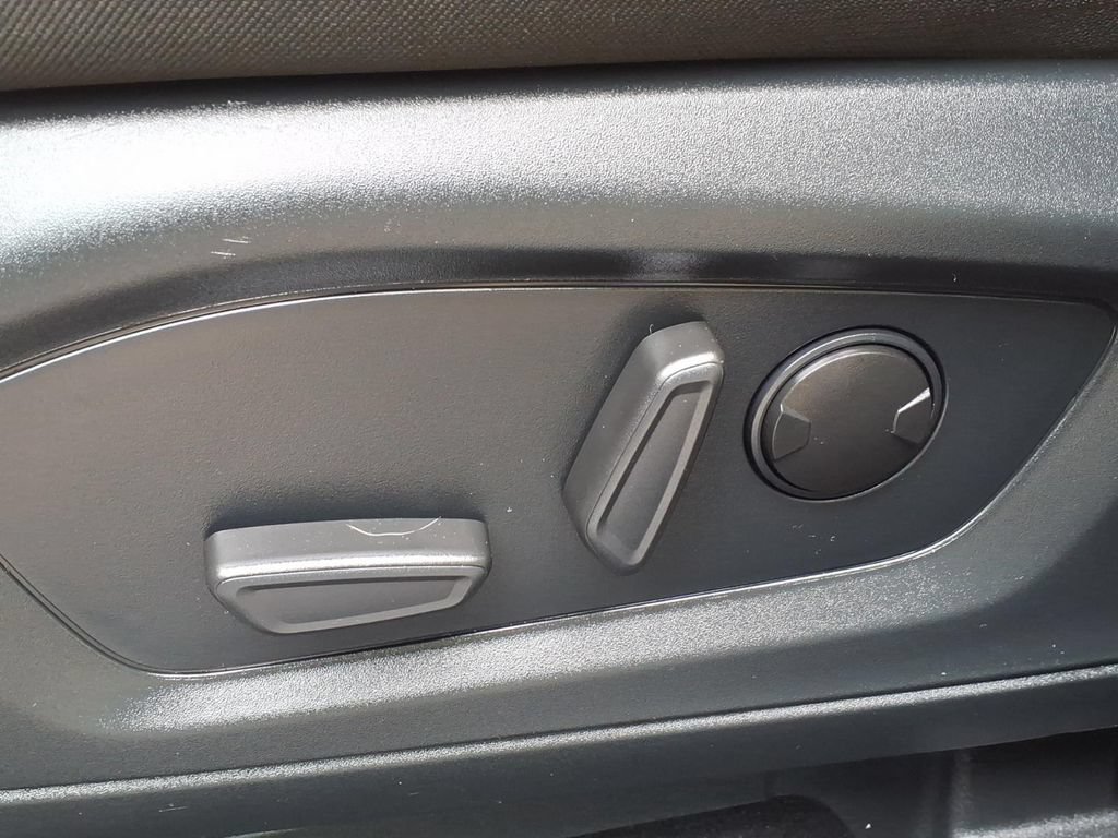 Certified 2023 Ford Explorer XLT AWD/4WD image 18