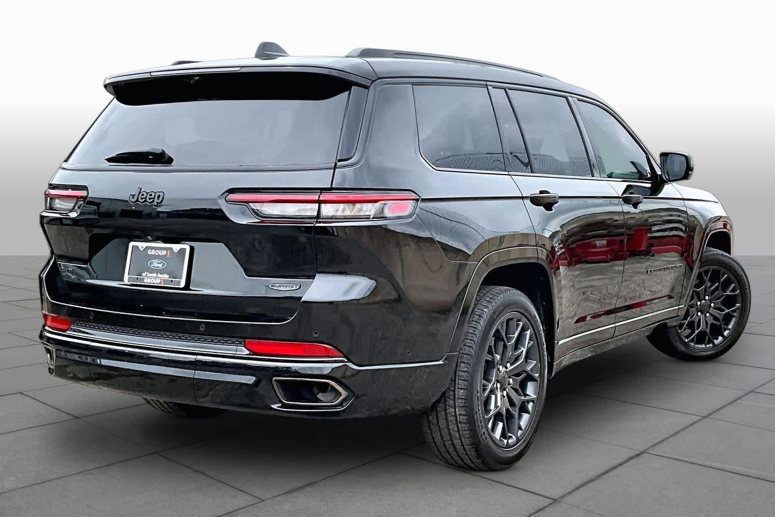Used 2025 Jeep Grand Cherokee L Summit AWD/4WD image 13