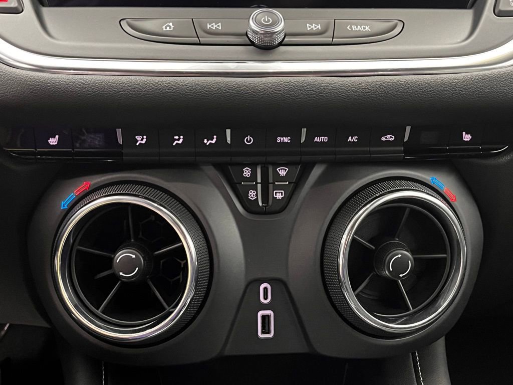 Used 2024 Chevrolet Blazer LT image 11