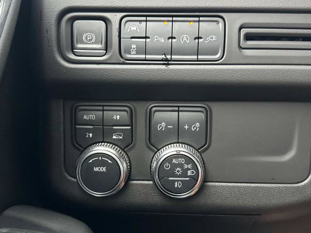 Used 2022 GMC Yukon XL SLT image 22