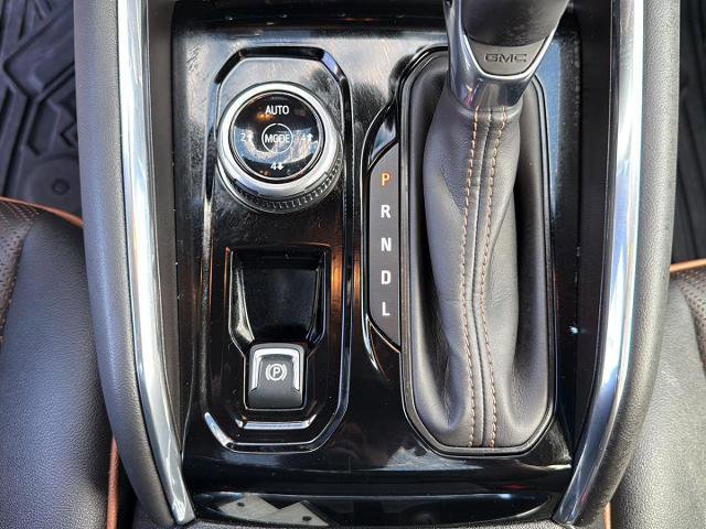 Used 2024 GMC Canyon AT4 w/ AT4 Premium Package image 19