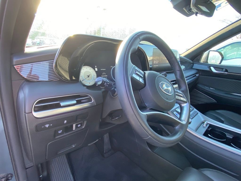 Used 2024 Hyundai Palisade Calligraphy image 9