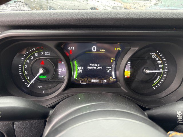Used 2024 Jeep Wrangler Unlimited w/ Convenience Group AWD/4WD image 13