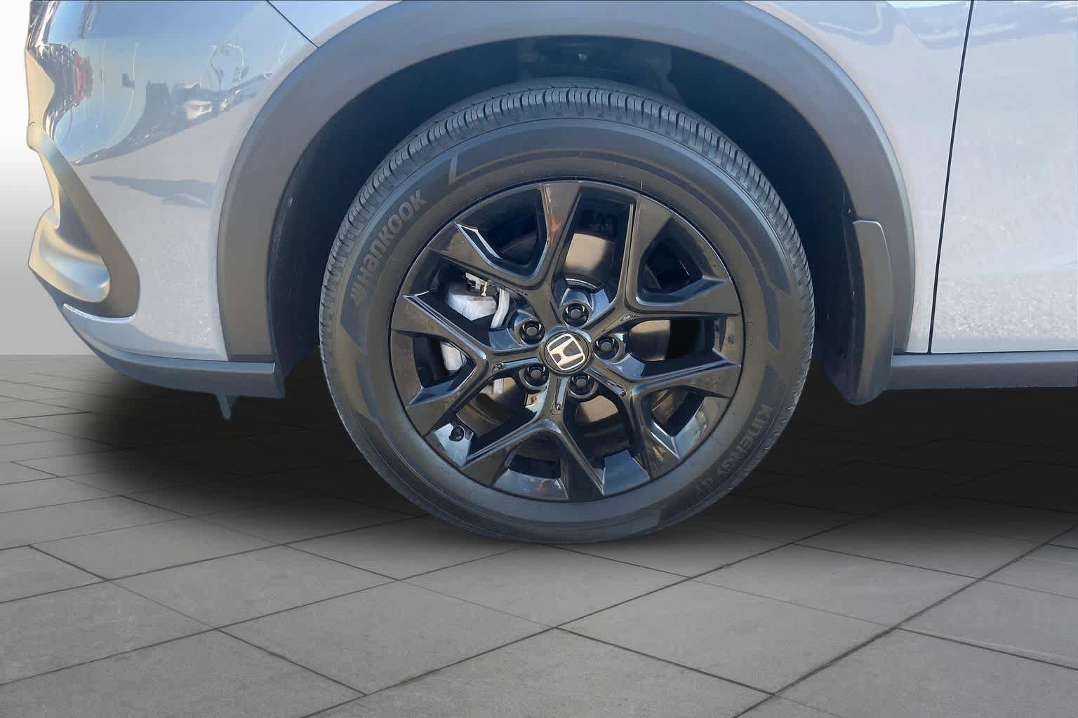 Used 2025 Honda HR-V Sport image 11