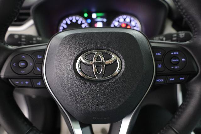 Used 2022 Toyota RAV4 XLE Premium AWD/4WD image 15